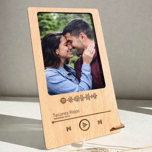 Placa Spotify em Madeira · NAM26-906